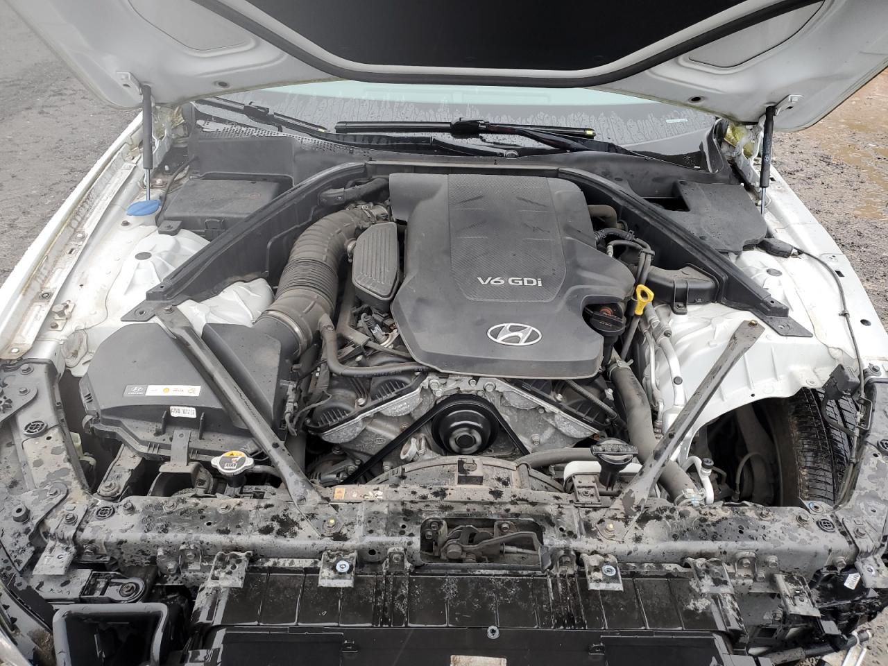 2016 Hyundai Genesis - Image 11
