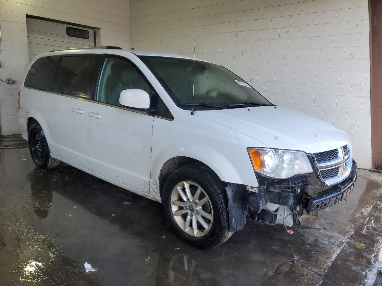 2019 Dodge Caravan - Image 4