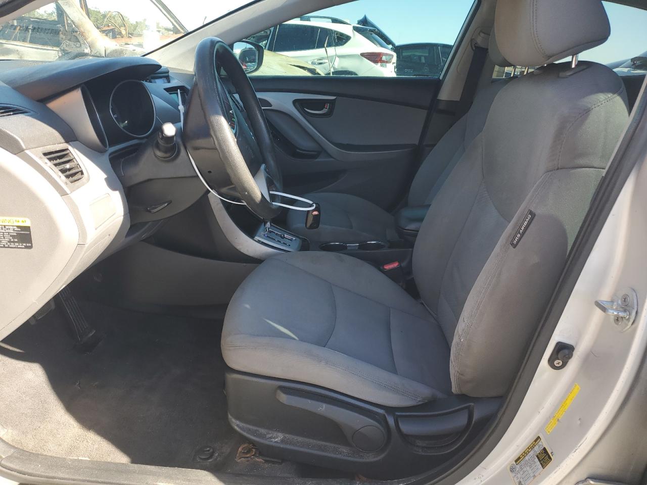 2011 Hyundai Elantra - Image 7