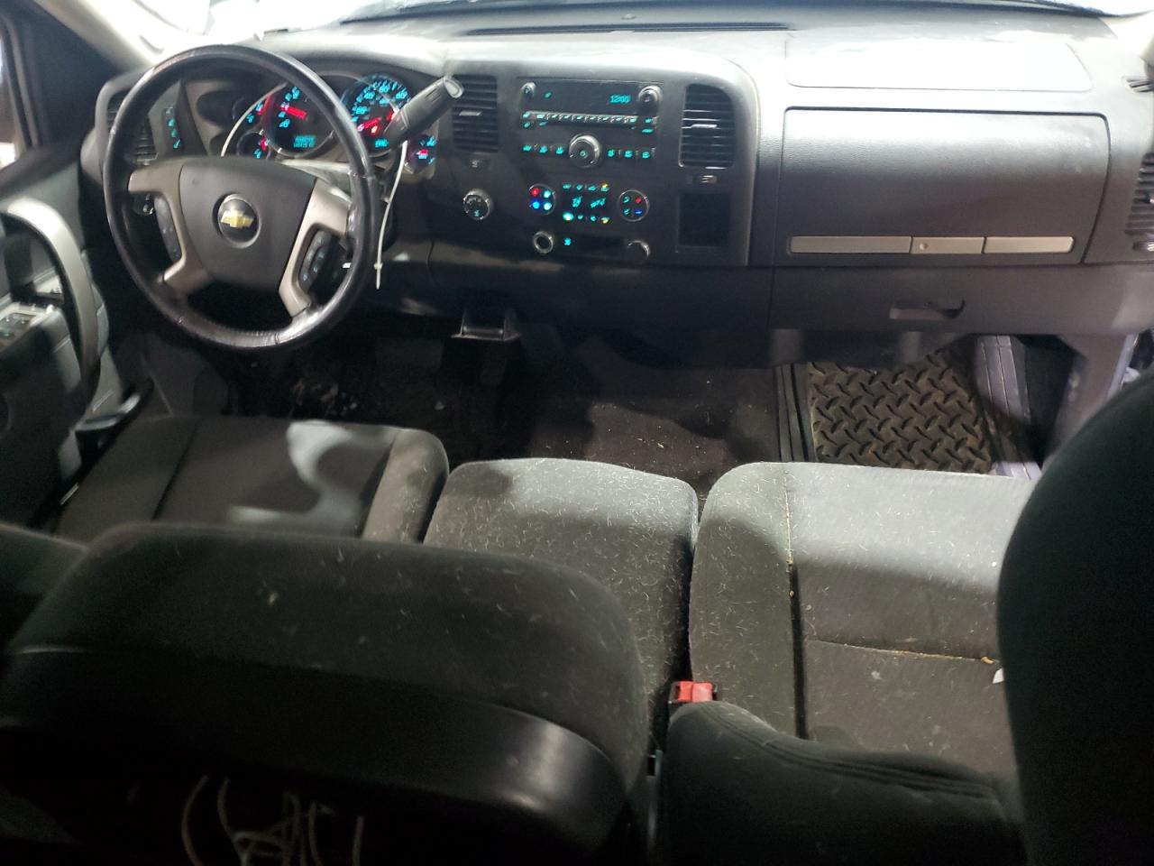 2011 Chevrolet Silverado - Image 8