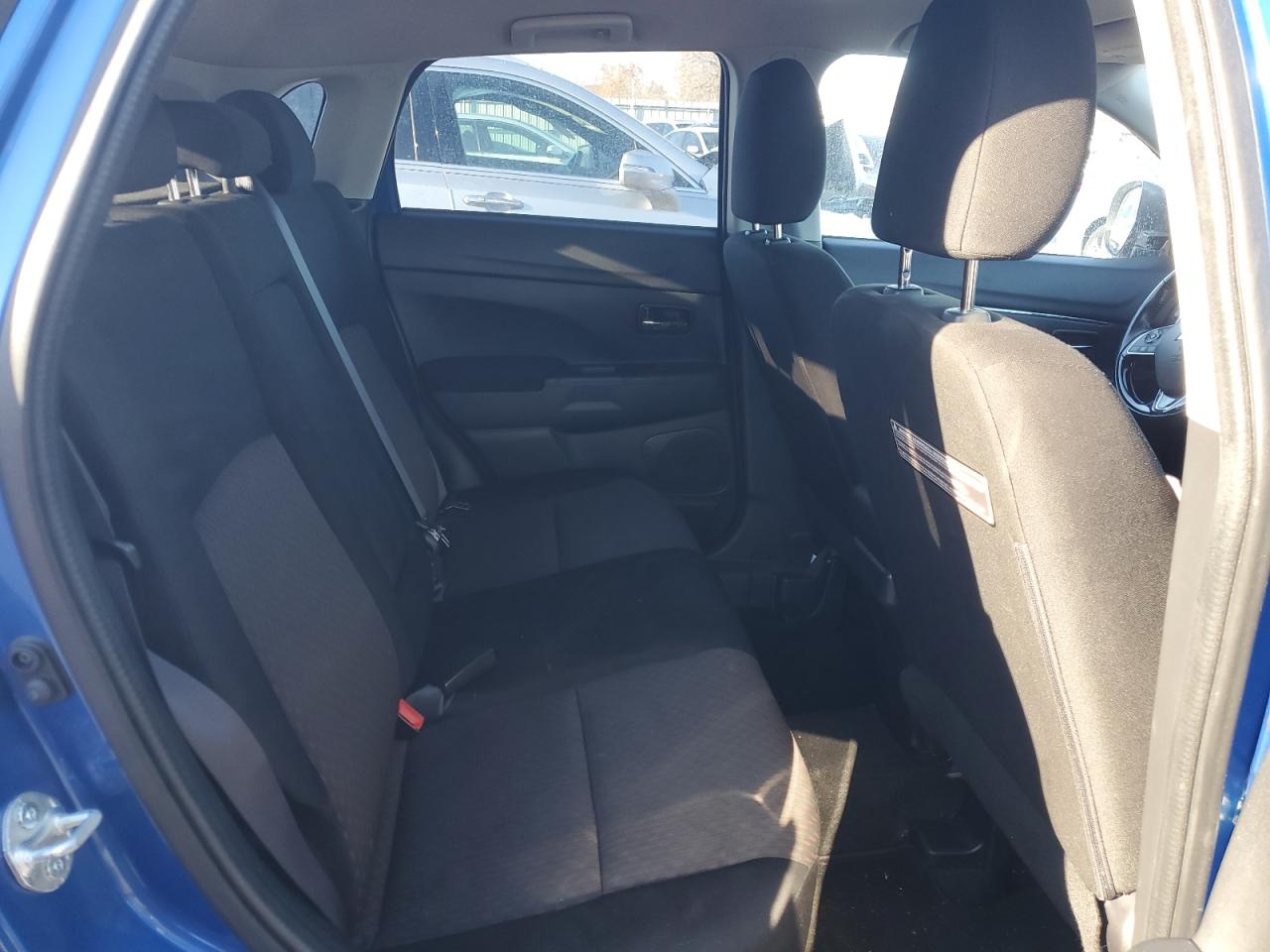 2018 Mitsubishi Outlander - Image 11