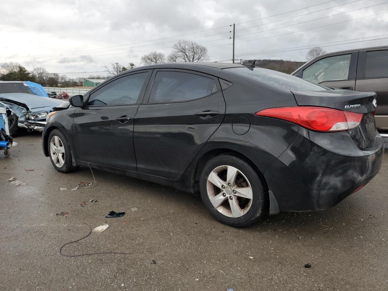 2013 Hyundai Elantra - Image 2