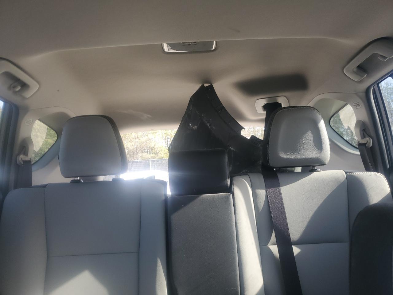 2017 Toyota RAV 4 - Image 10