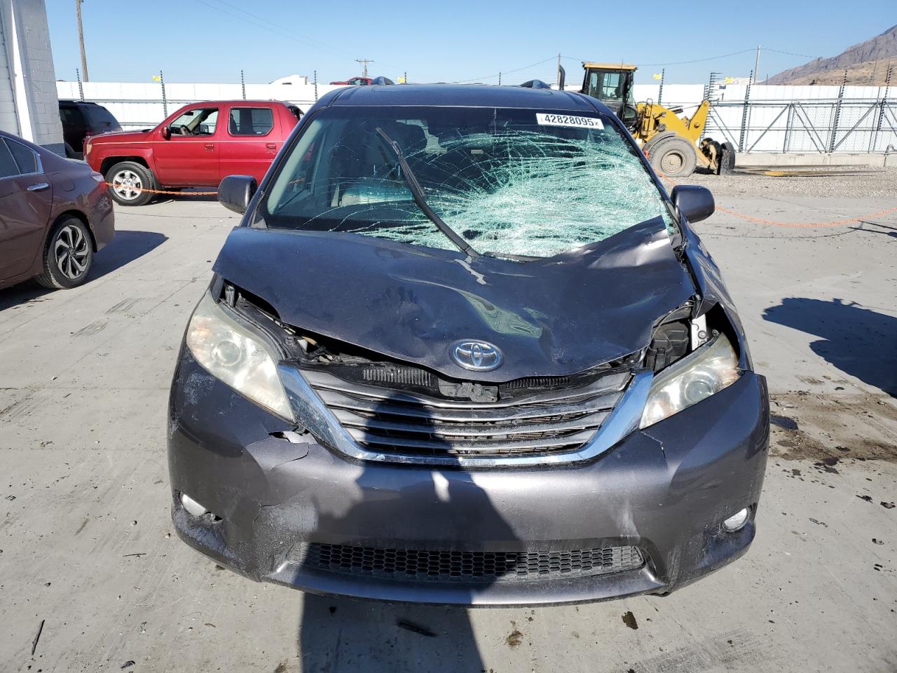 2011 Toyota Sienna - Image 5