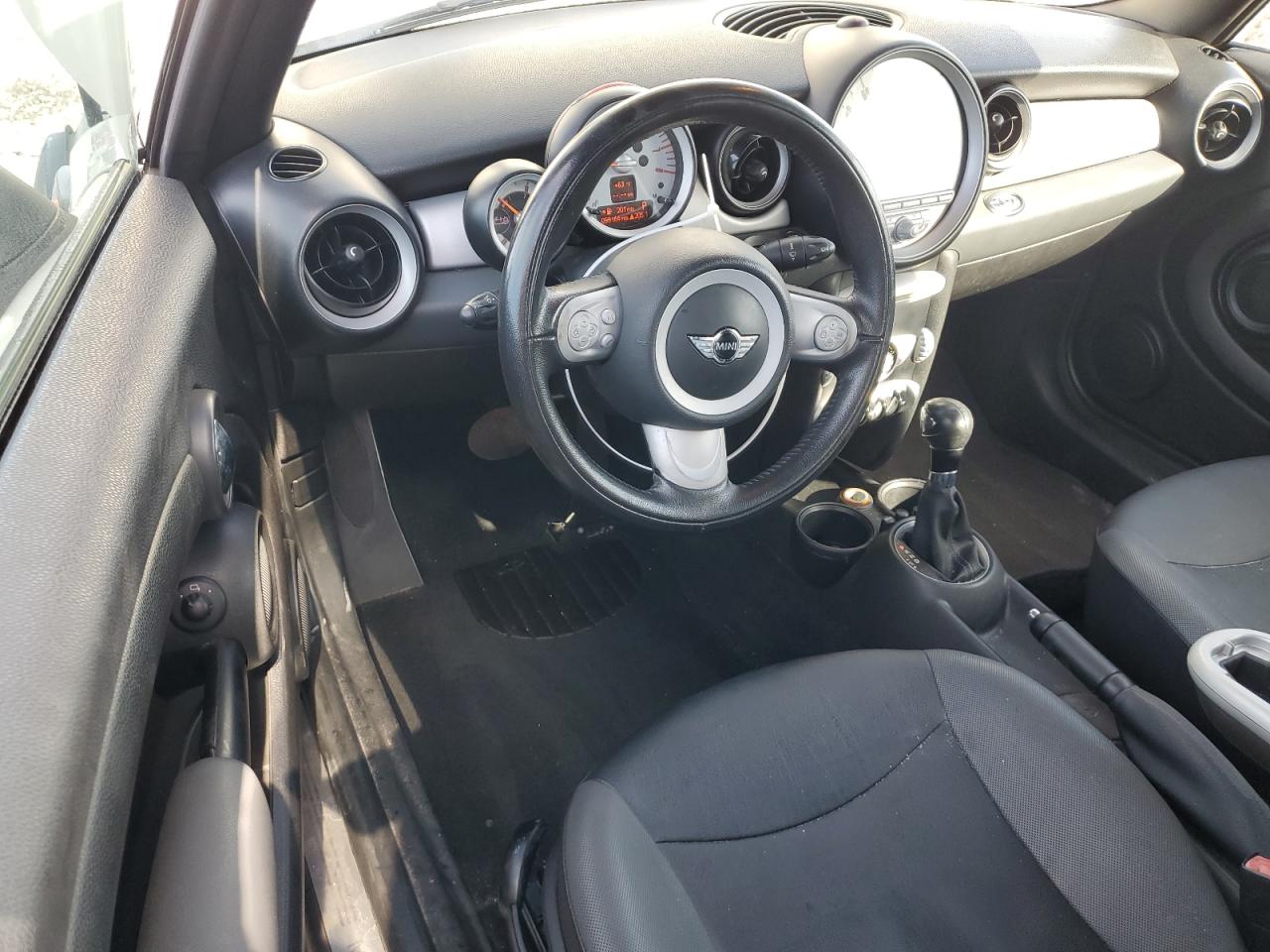 2010 MINI Cooper - Image 8