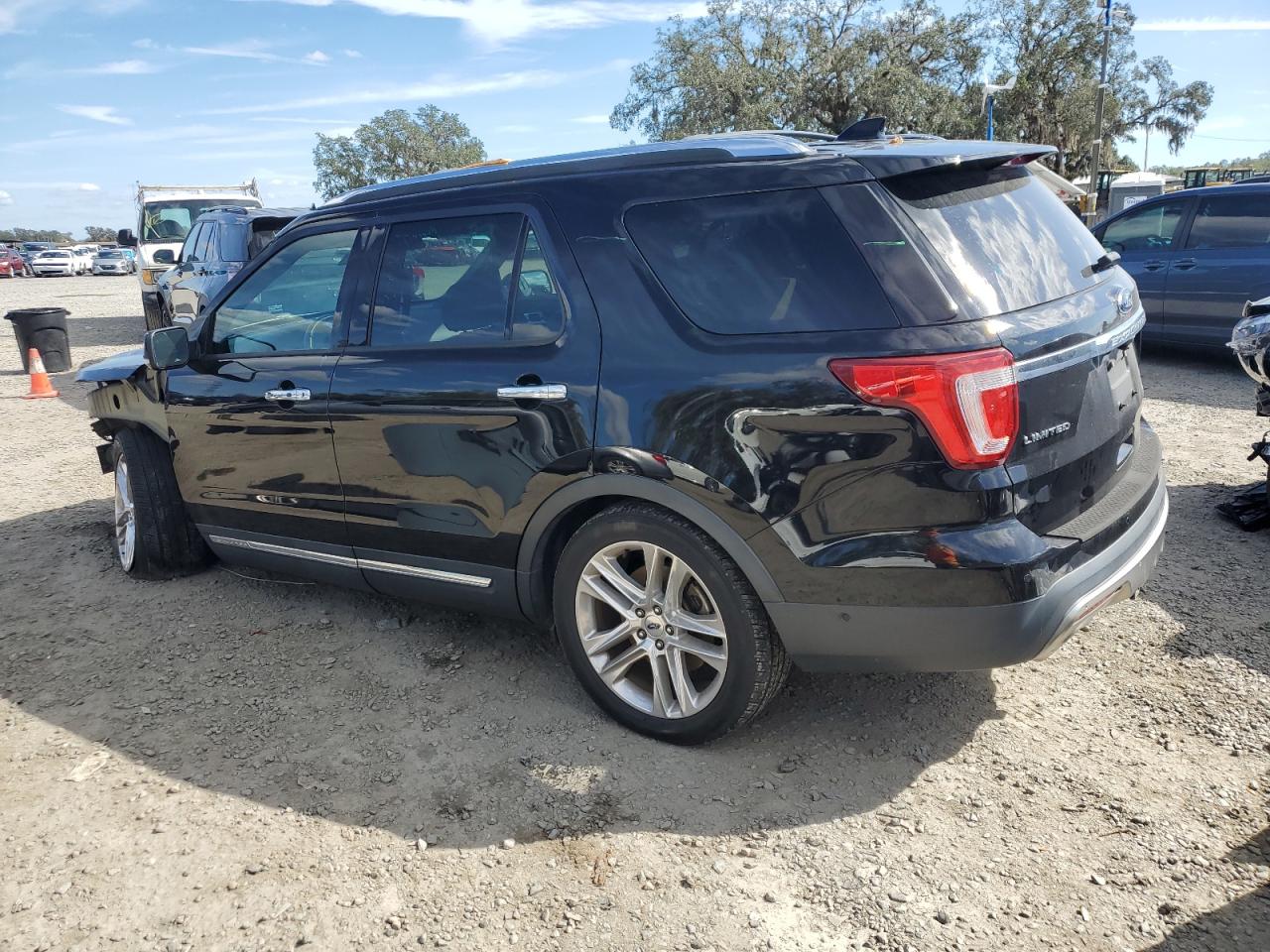 2016 Ford Explorer - Image 2