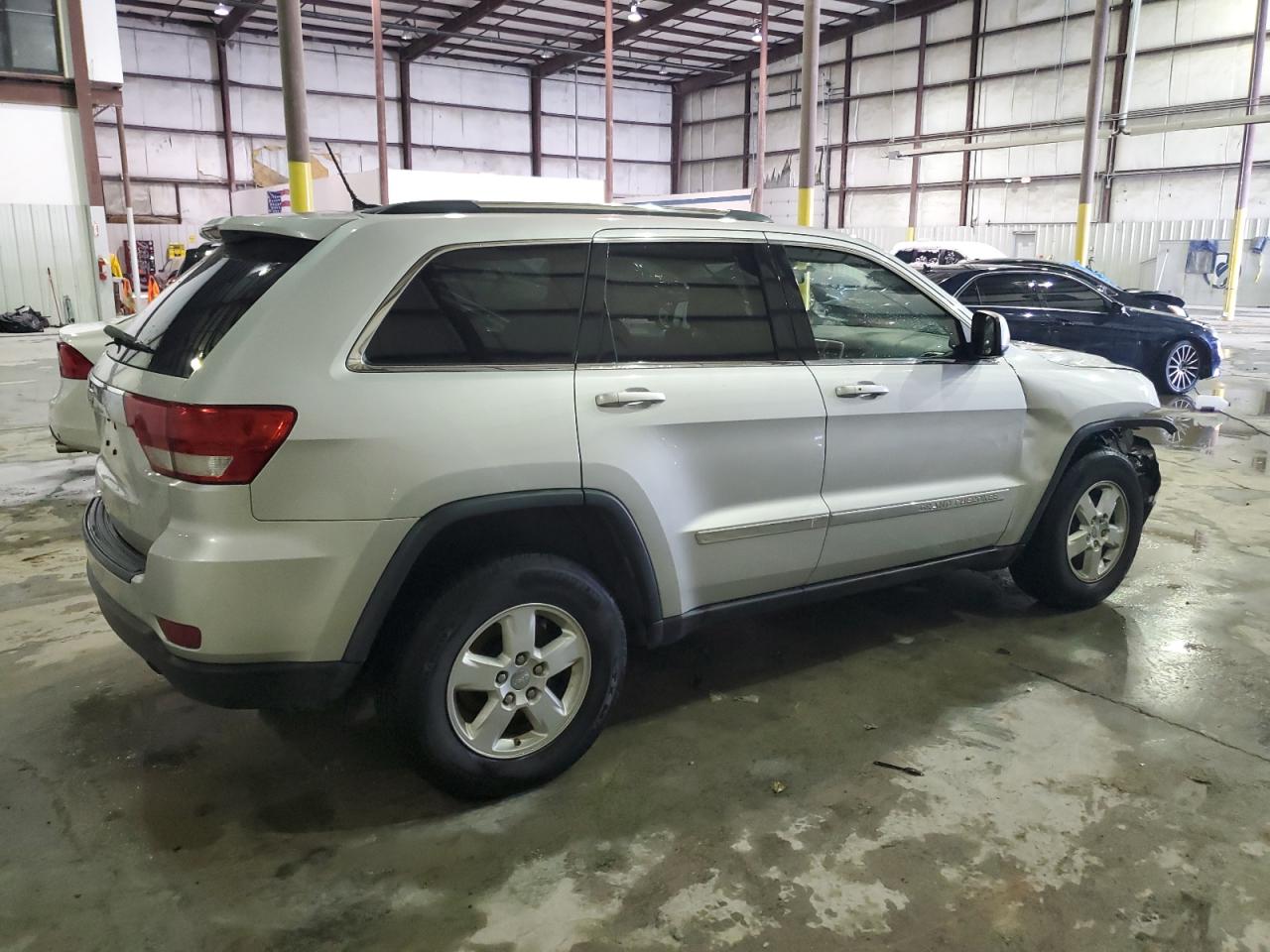 2013 Jeep Grand Cherokee - Image 3