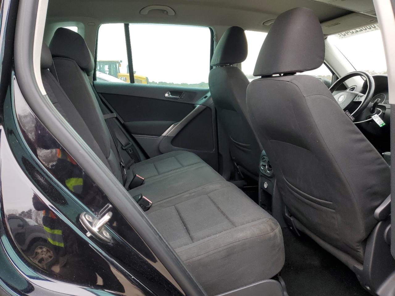 2009 Volkswagen Tiguan - Image 10