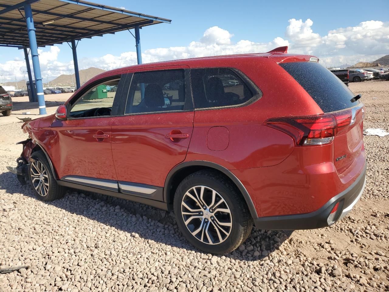 2018 Mitsubishi Outlander - Image 2
