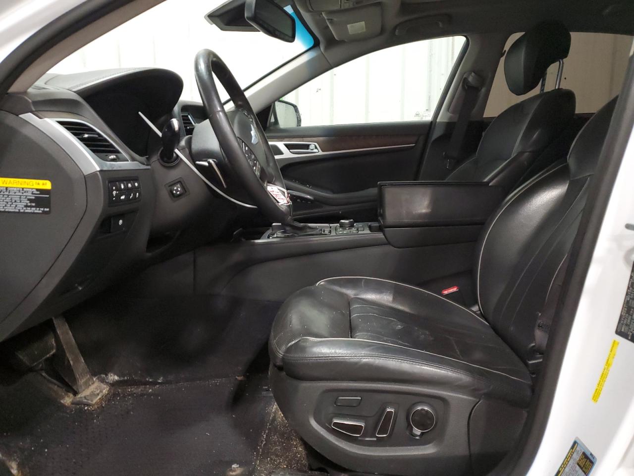 2015 Hyundai Genesis - Image 7
