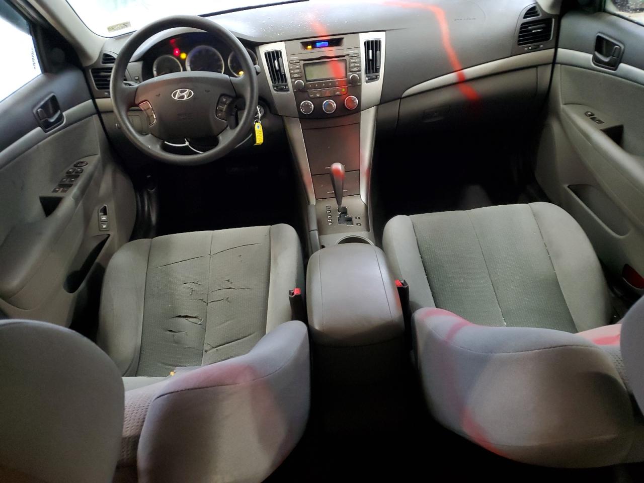 2010 Hyundai Sonata - Image 8