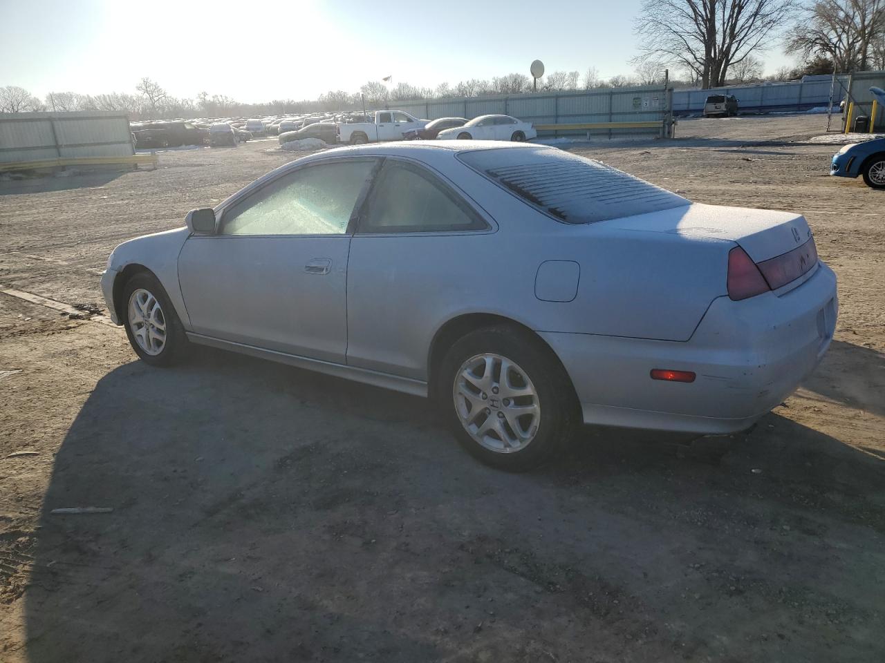 2001 Honda Accord - Image 2