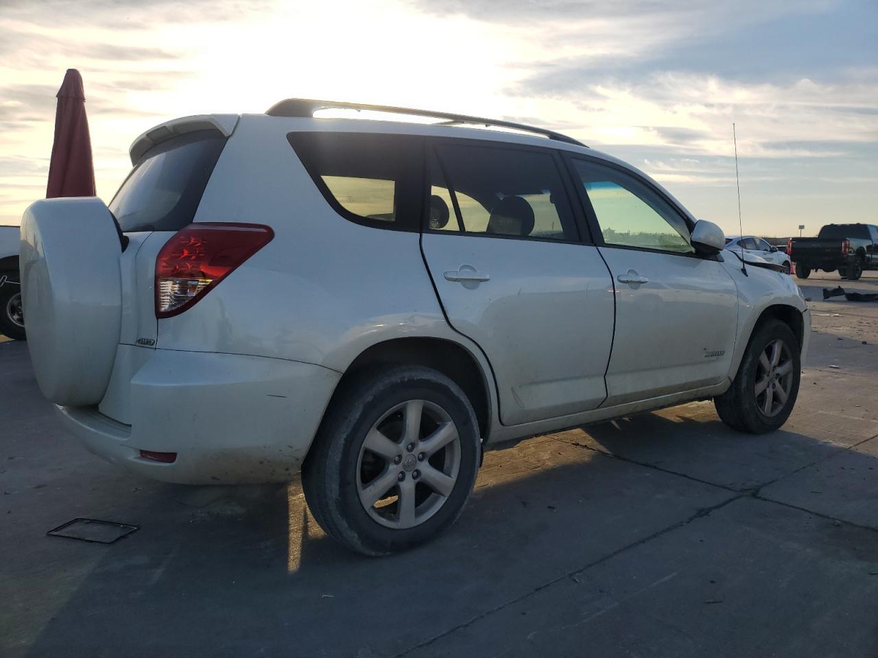 2008 Toyota RAV 4 - Image 3