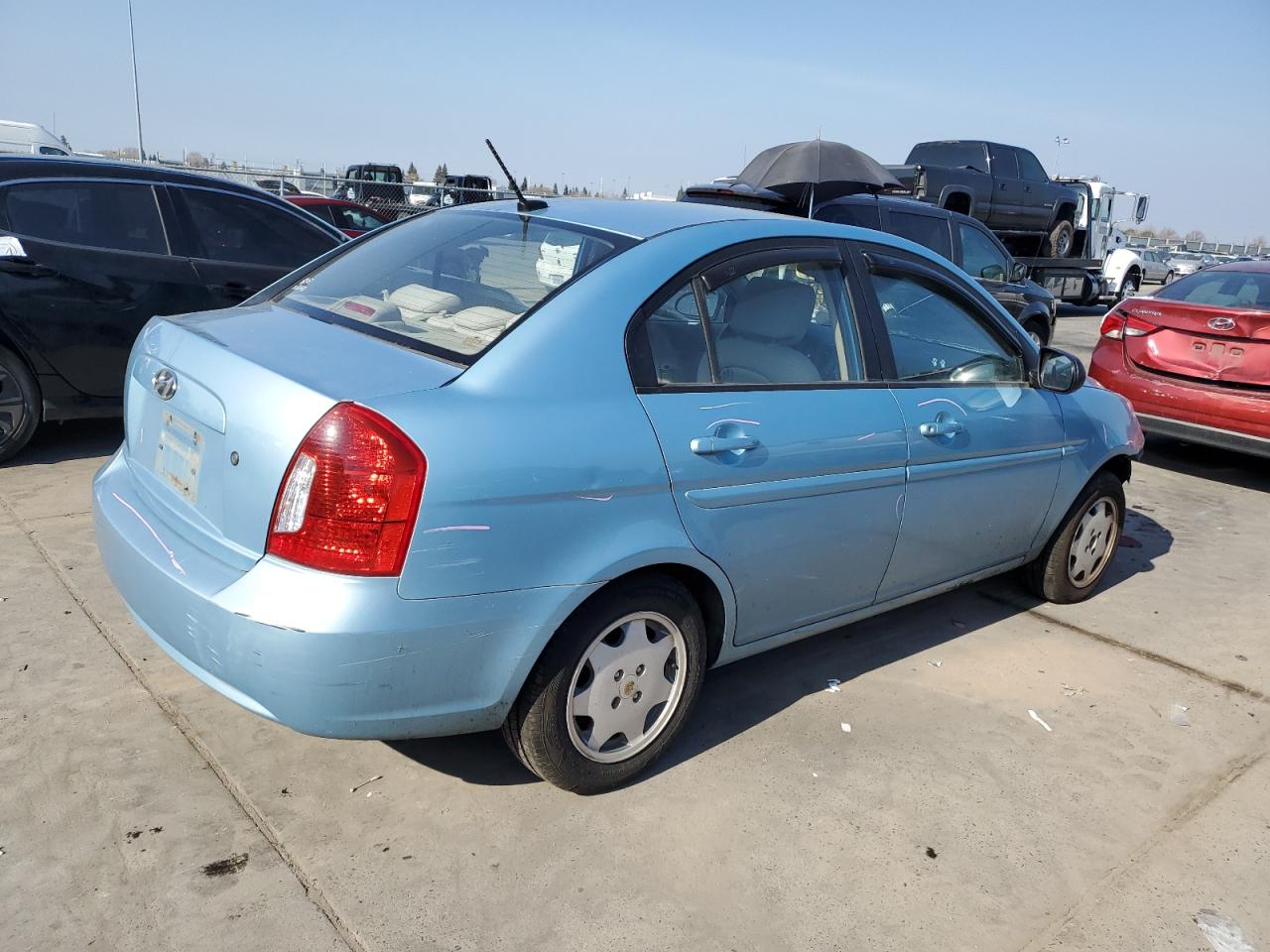 2010 Hyundai Accent - Image 3