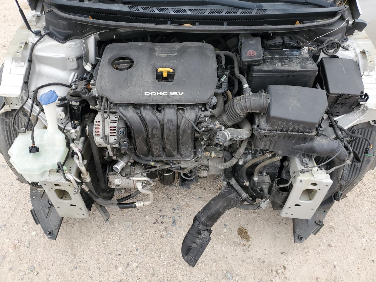 2017 Kia Forte - Image 12
