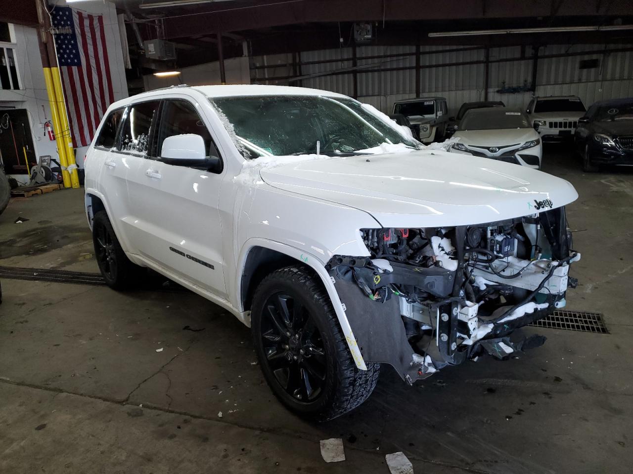 2017 Jeep Grand Cherokee - Image 4