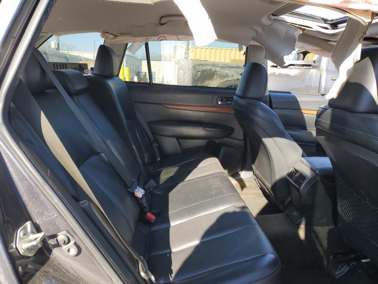 2013 Subaru Outback - Image 11