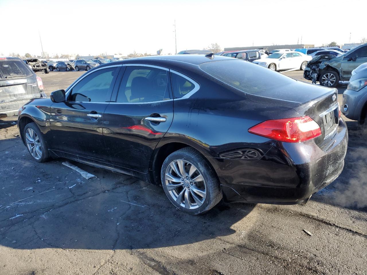2012 Infiniti M - Image 2