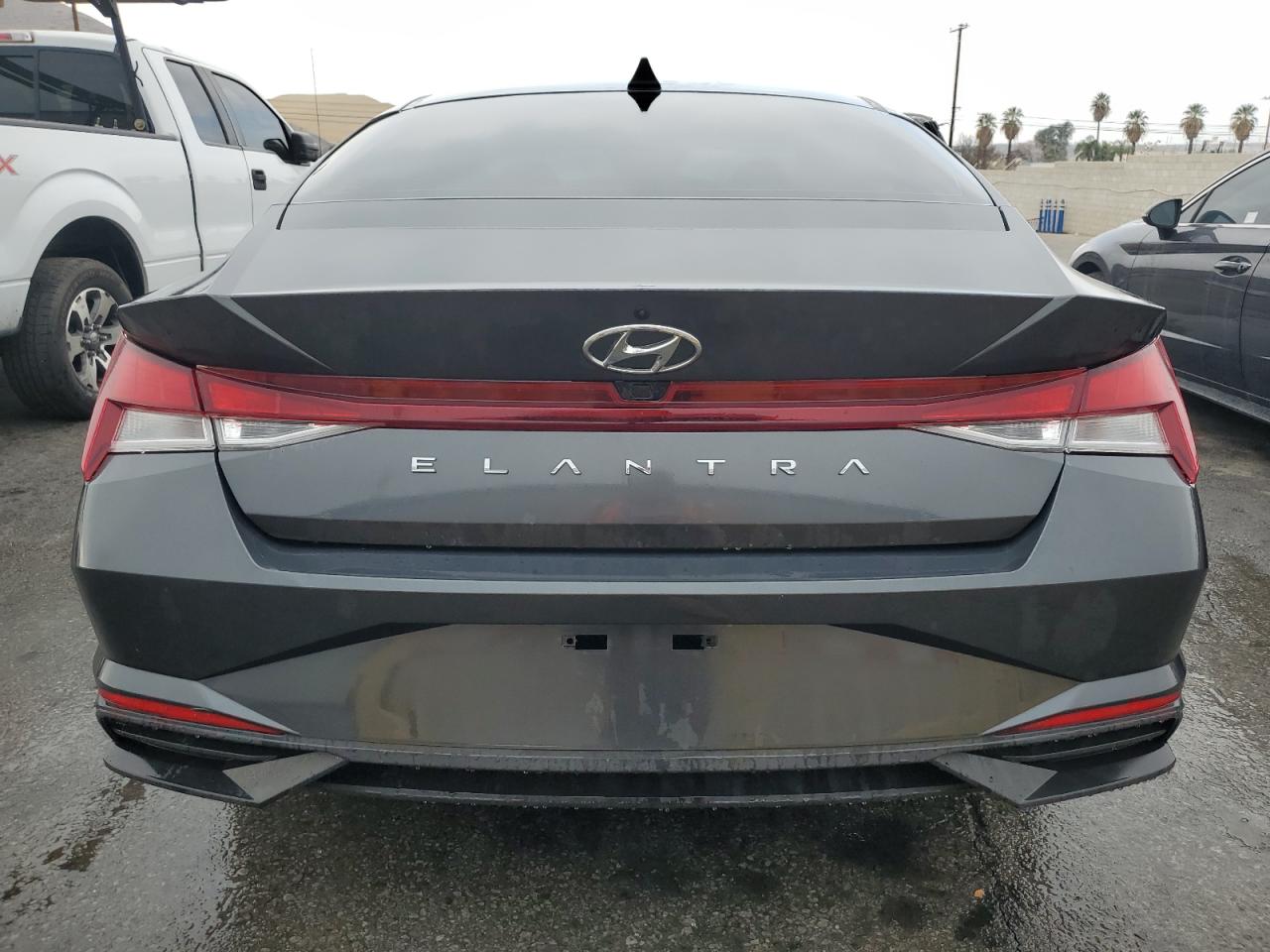 2022 Hyundai Elantra - Image 6
