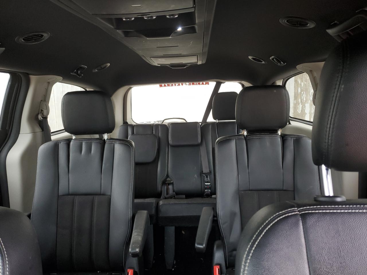 2020 Dodge Caravan - Image 10