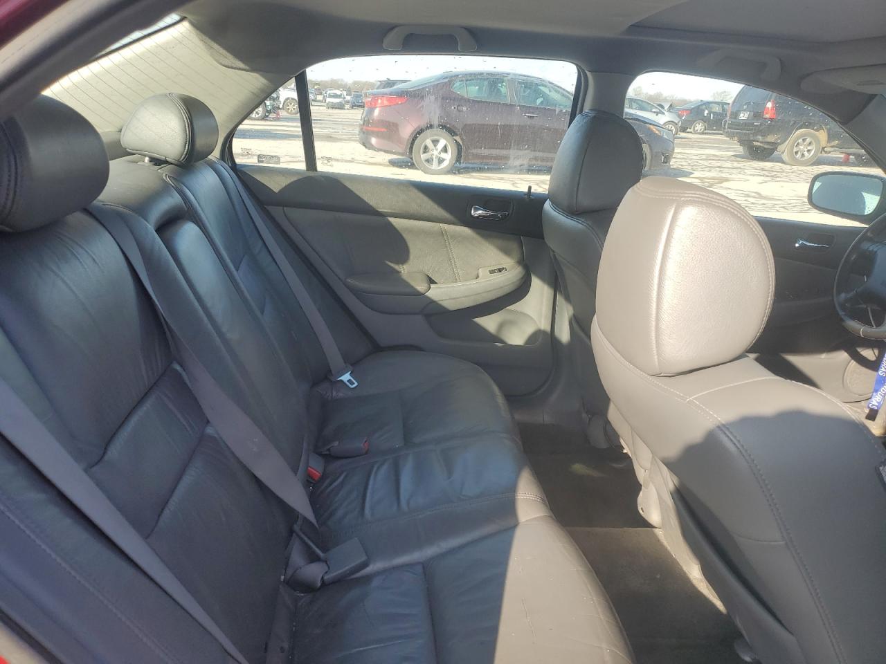 2003 Honda Accord - Image 10
