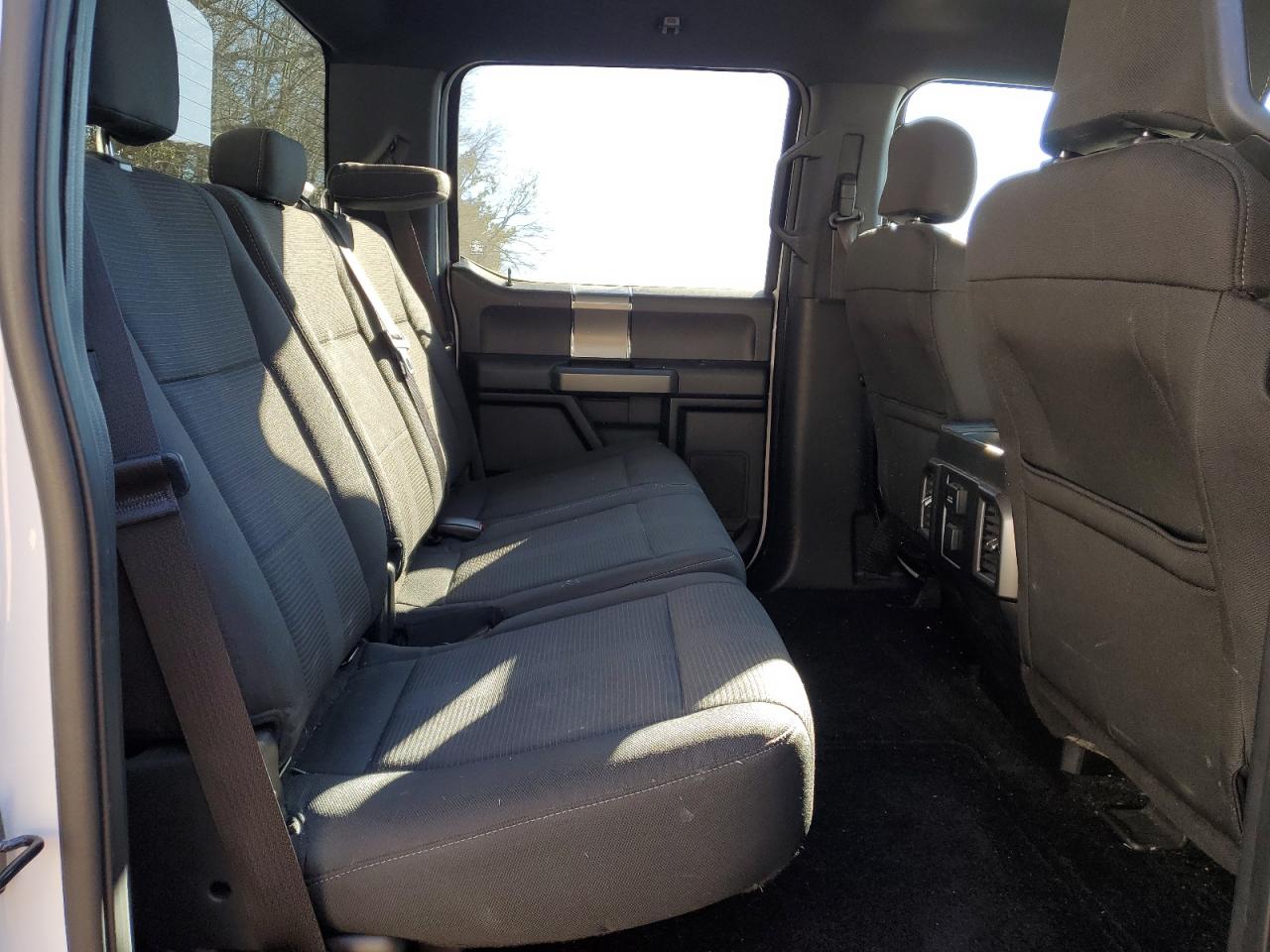 2015 Ford F-150 - Image 10