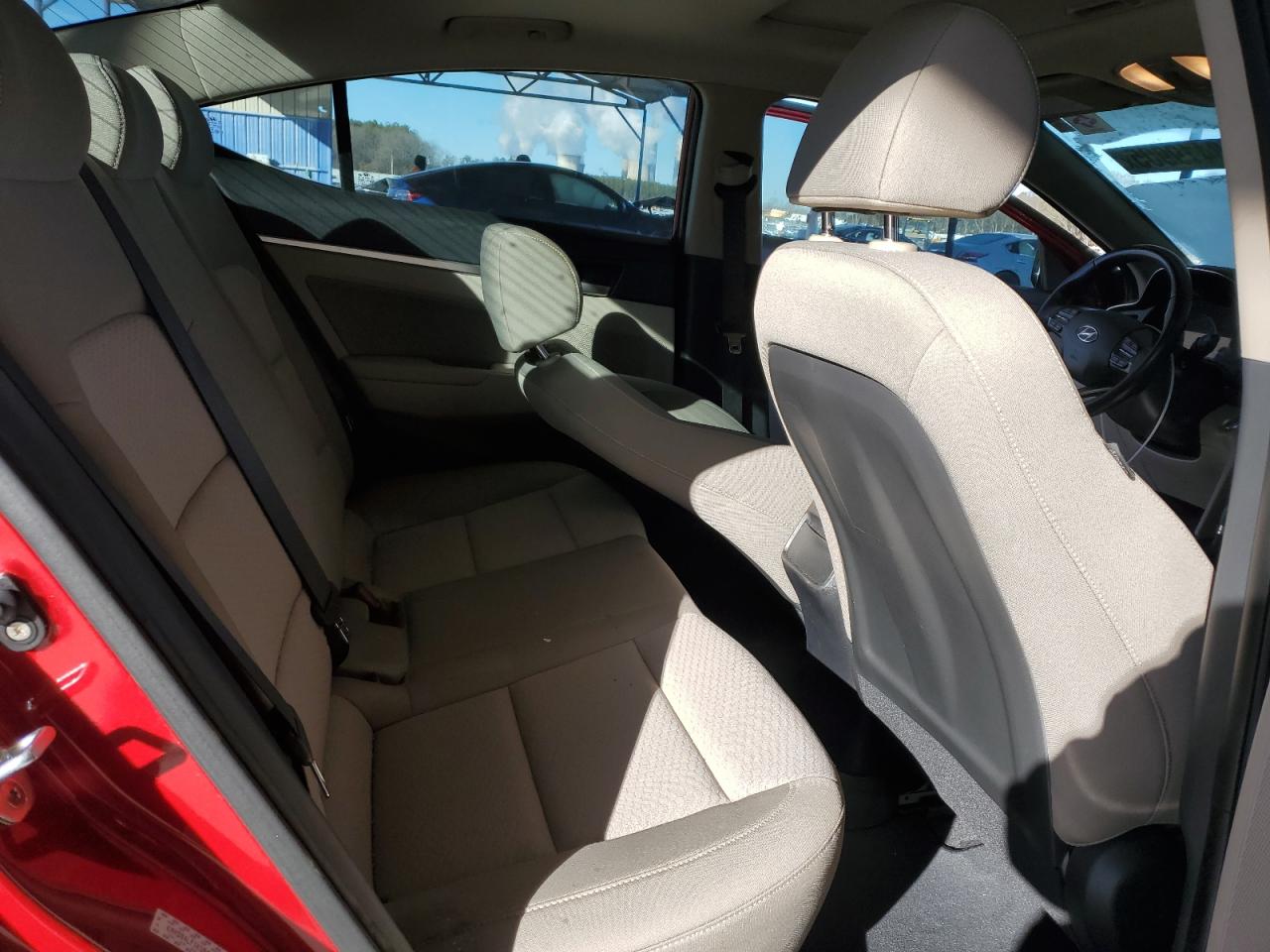 2019 Hyundai Elantra - Image 10