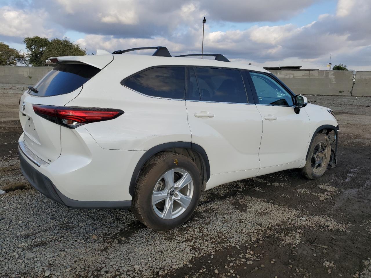 2020 Toyota Highlander - Image 3