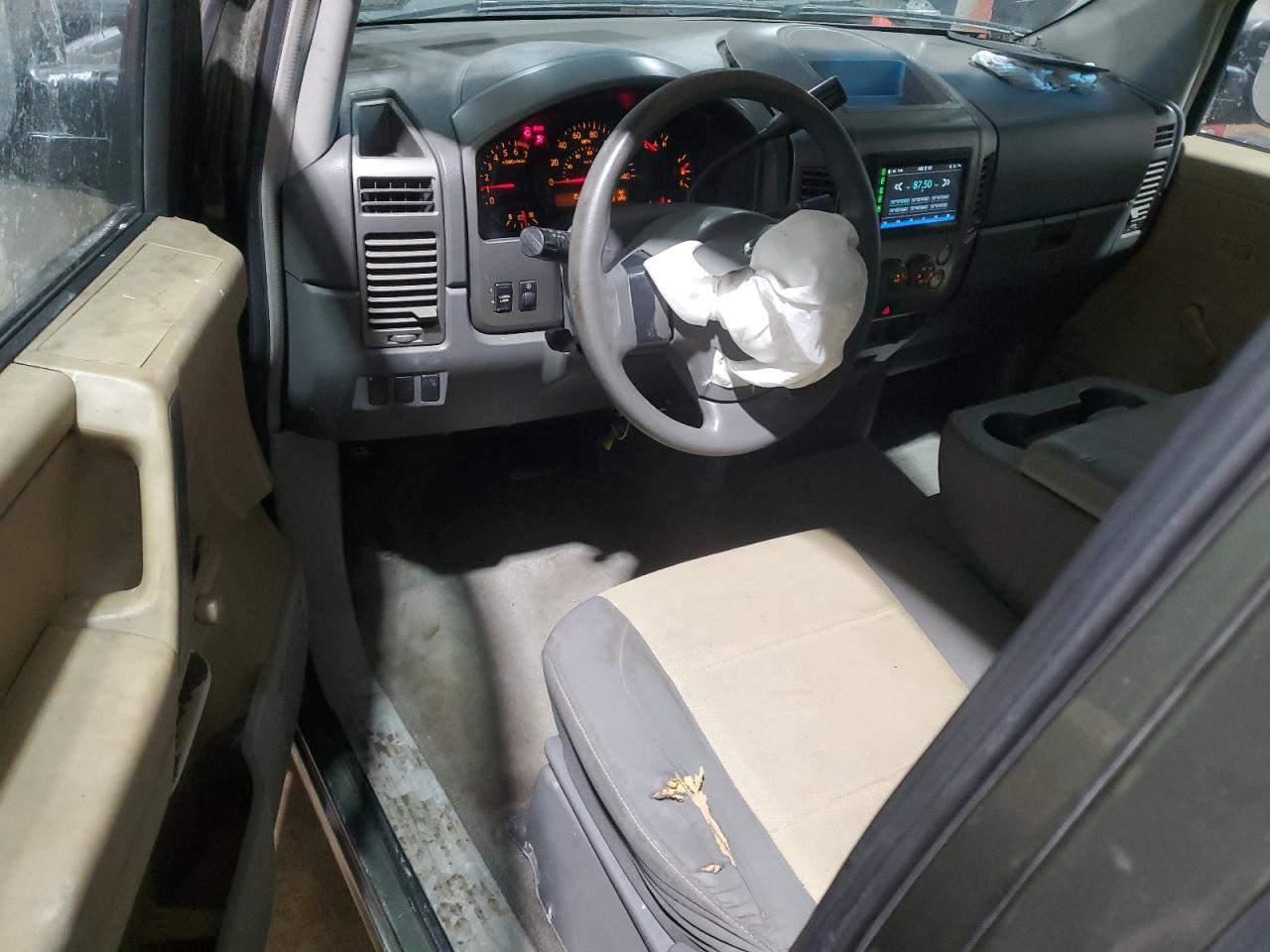 2004 Nissan Titan - Image 8