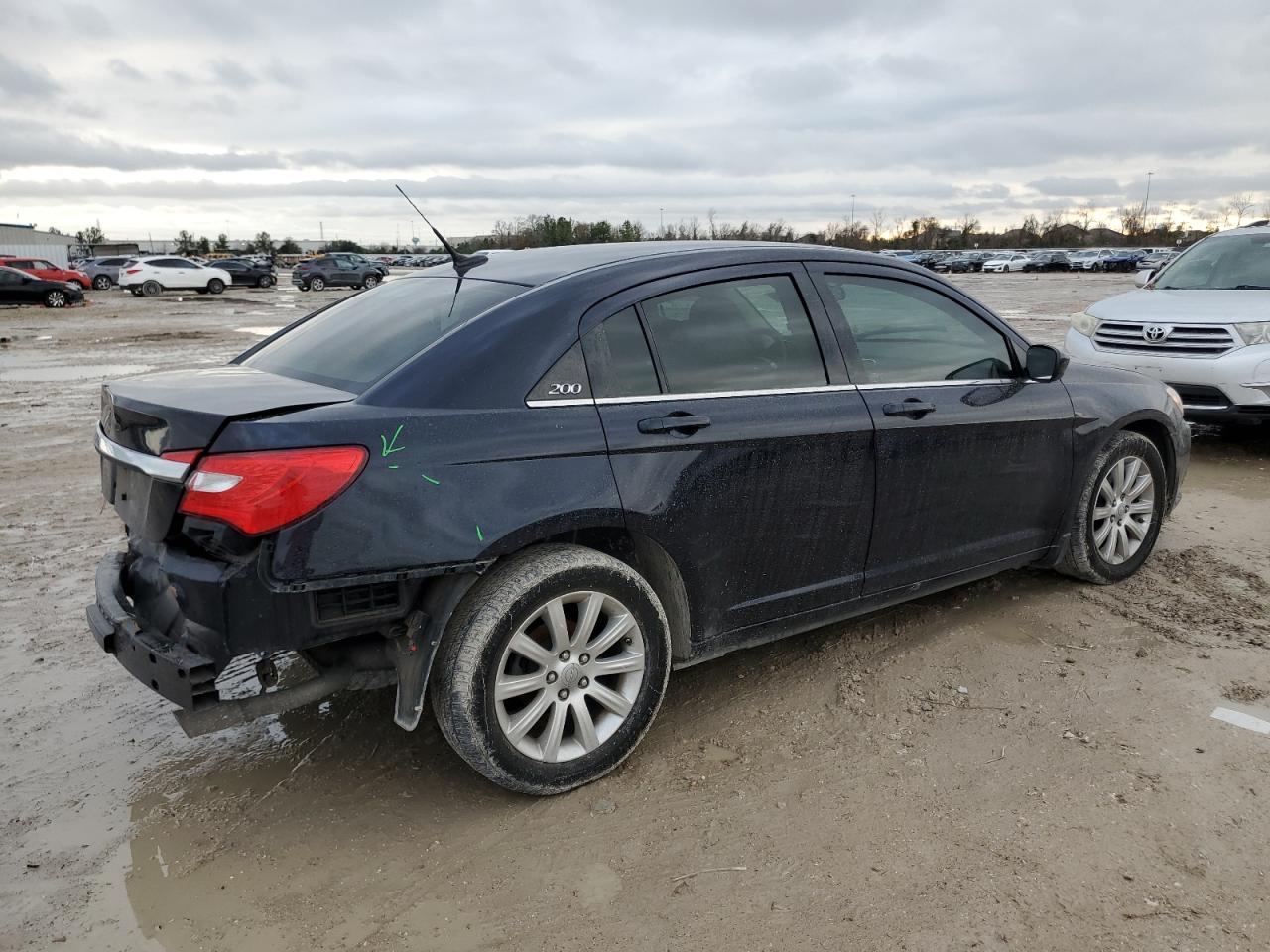 2011 Chrysler 200 - Image 3