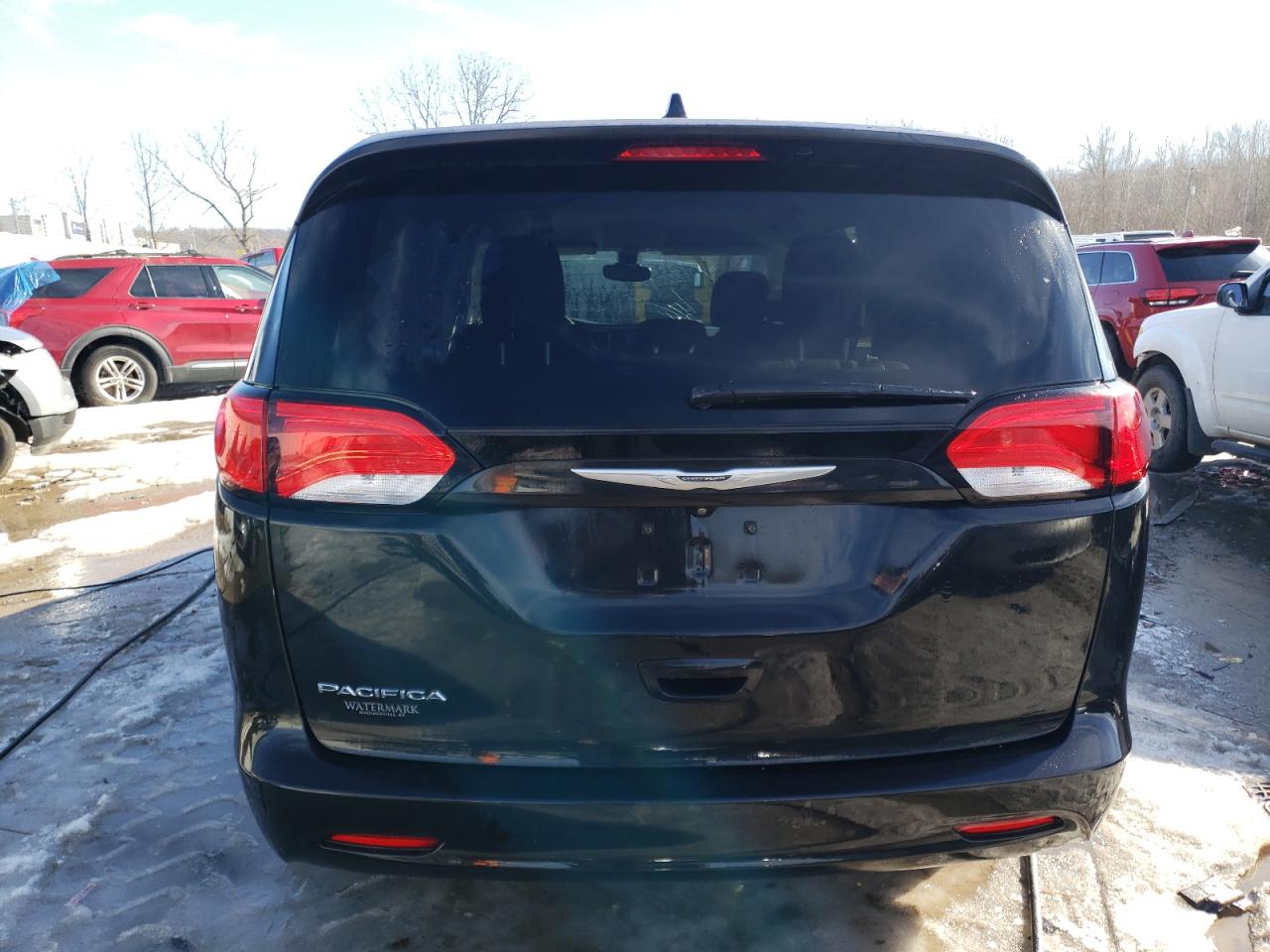 2017 Chrysler Pacifica - Image 6