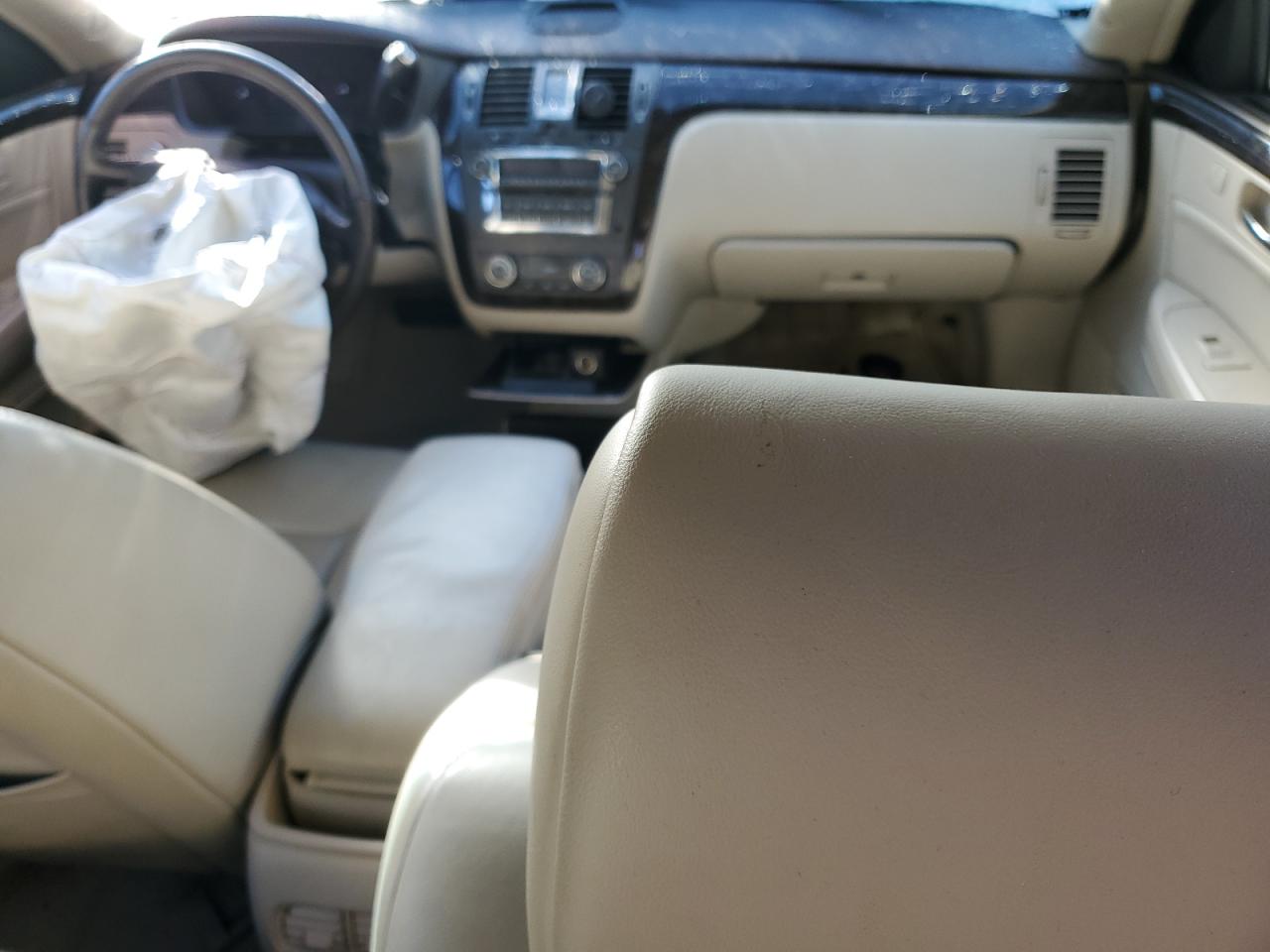 2008 Cadillac DTS - Image 8