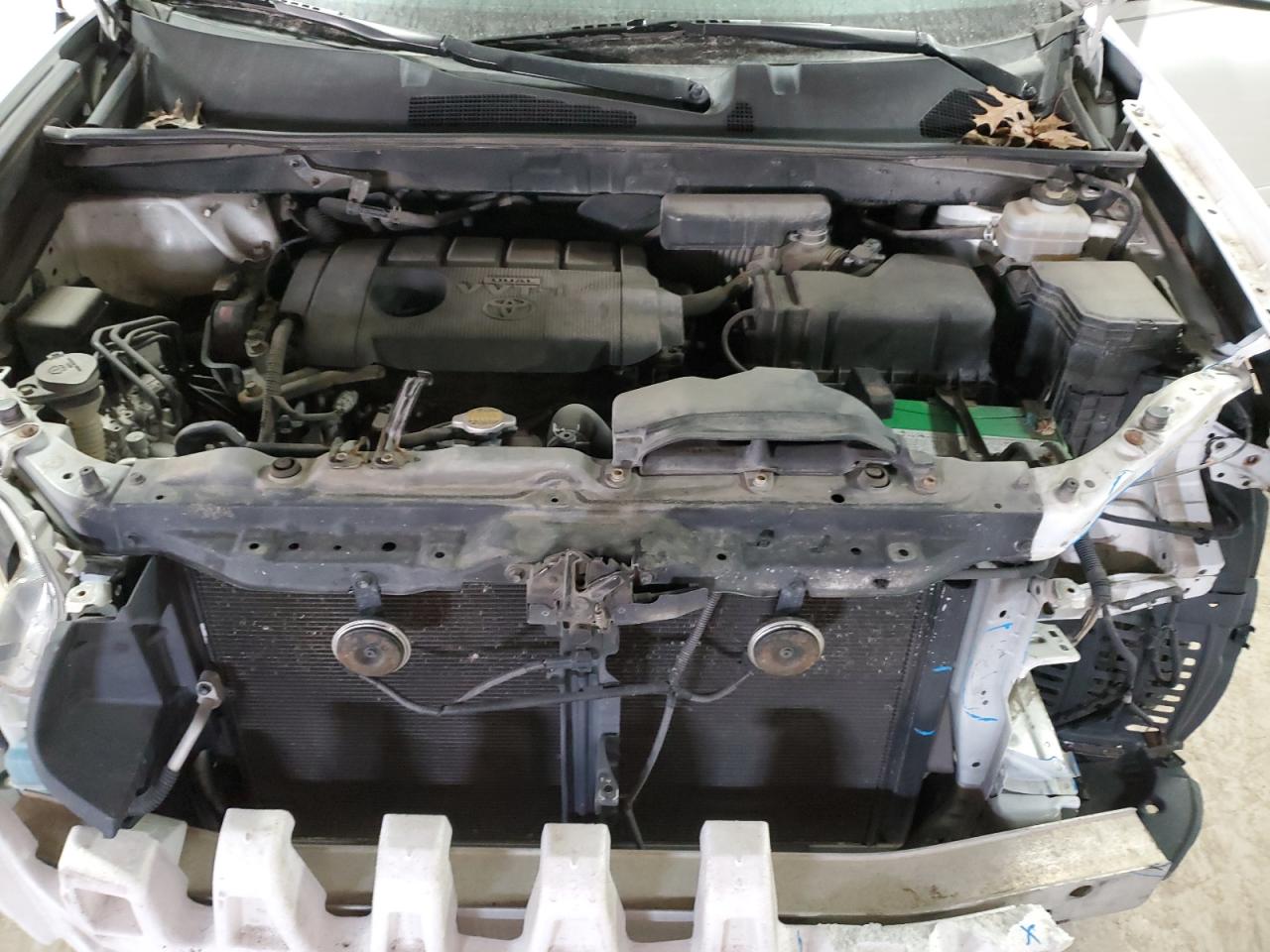 2010 Toyota Highlander - Image 13