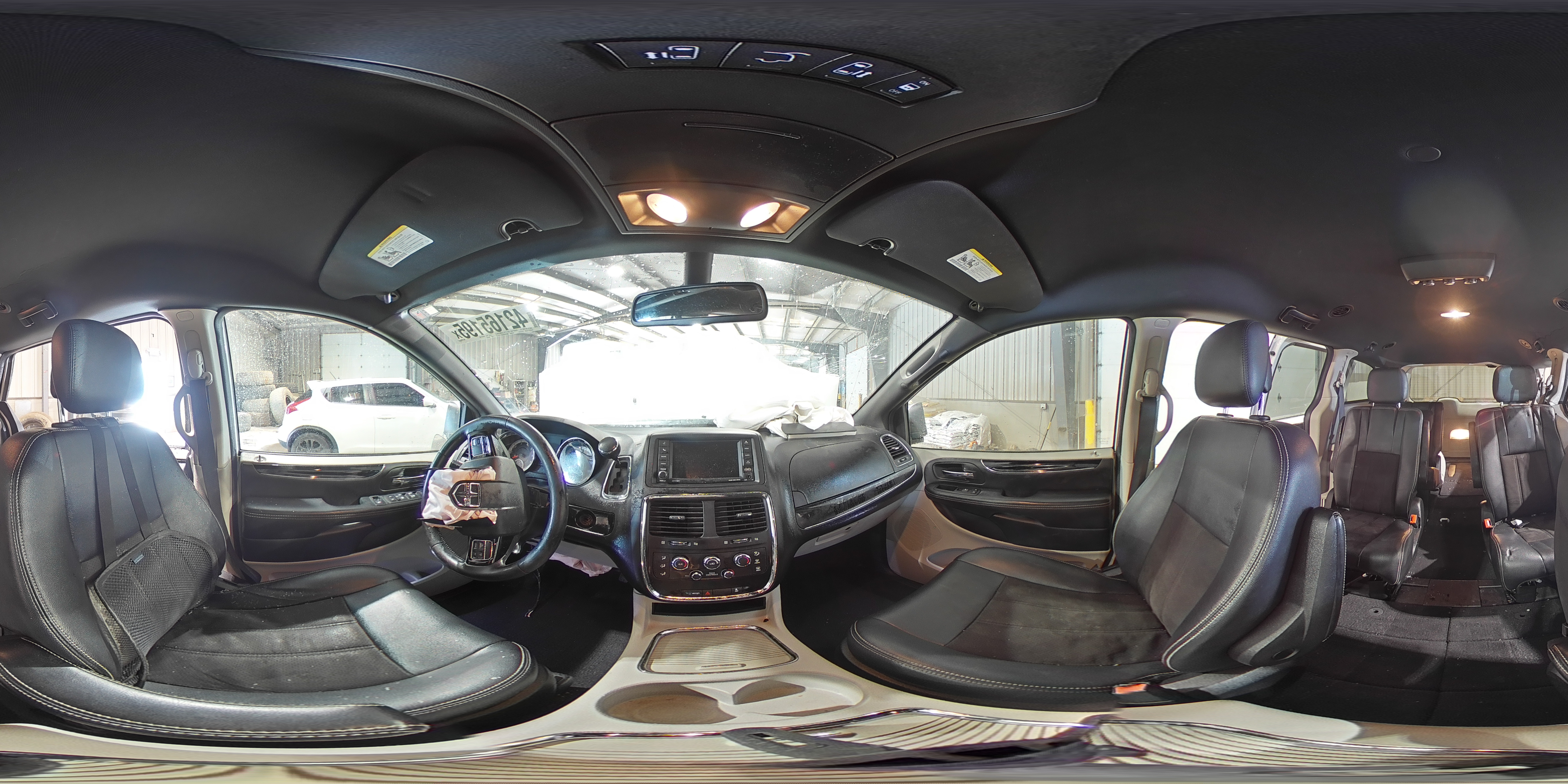 2019 Dodge Caravan - Image 13