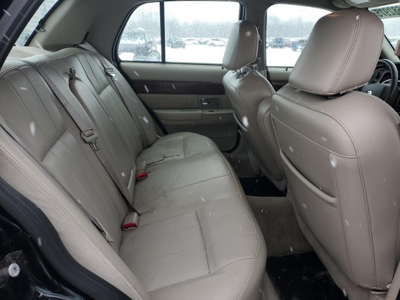 2010 Mercury Grand Marquis - Image 10