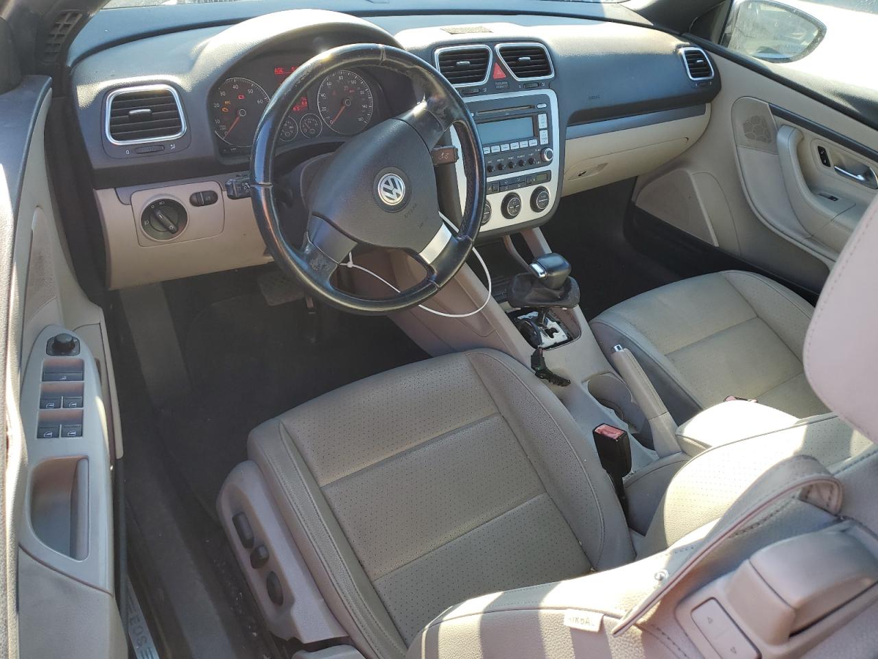 2009 Volkswagen Eos - Image 8