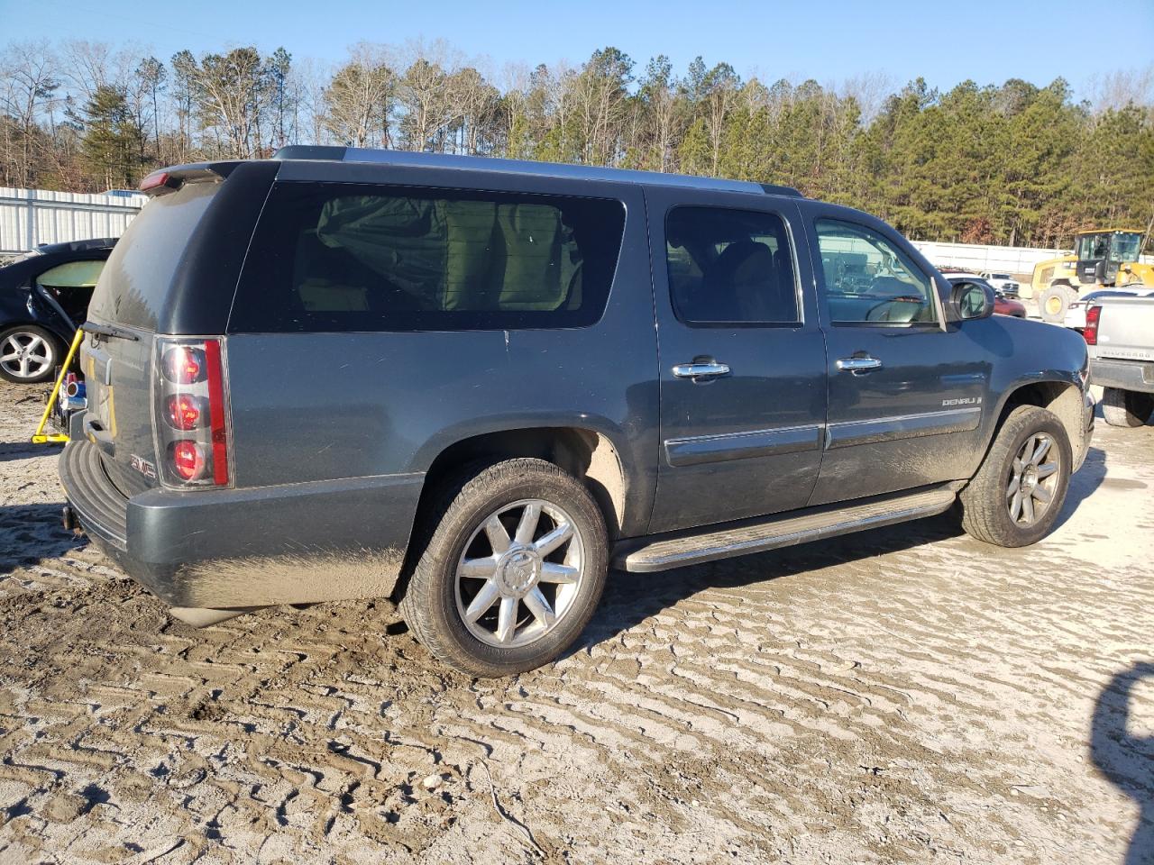 2007 GMC Yukon - Image 3