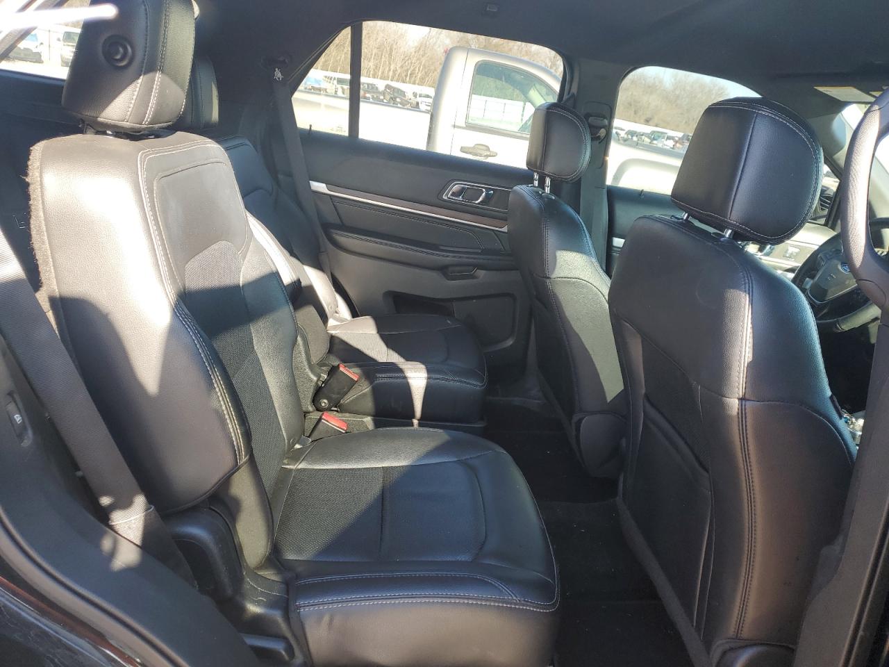 2017 Ford Explorer - Image 11