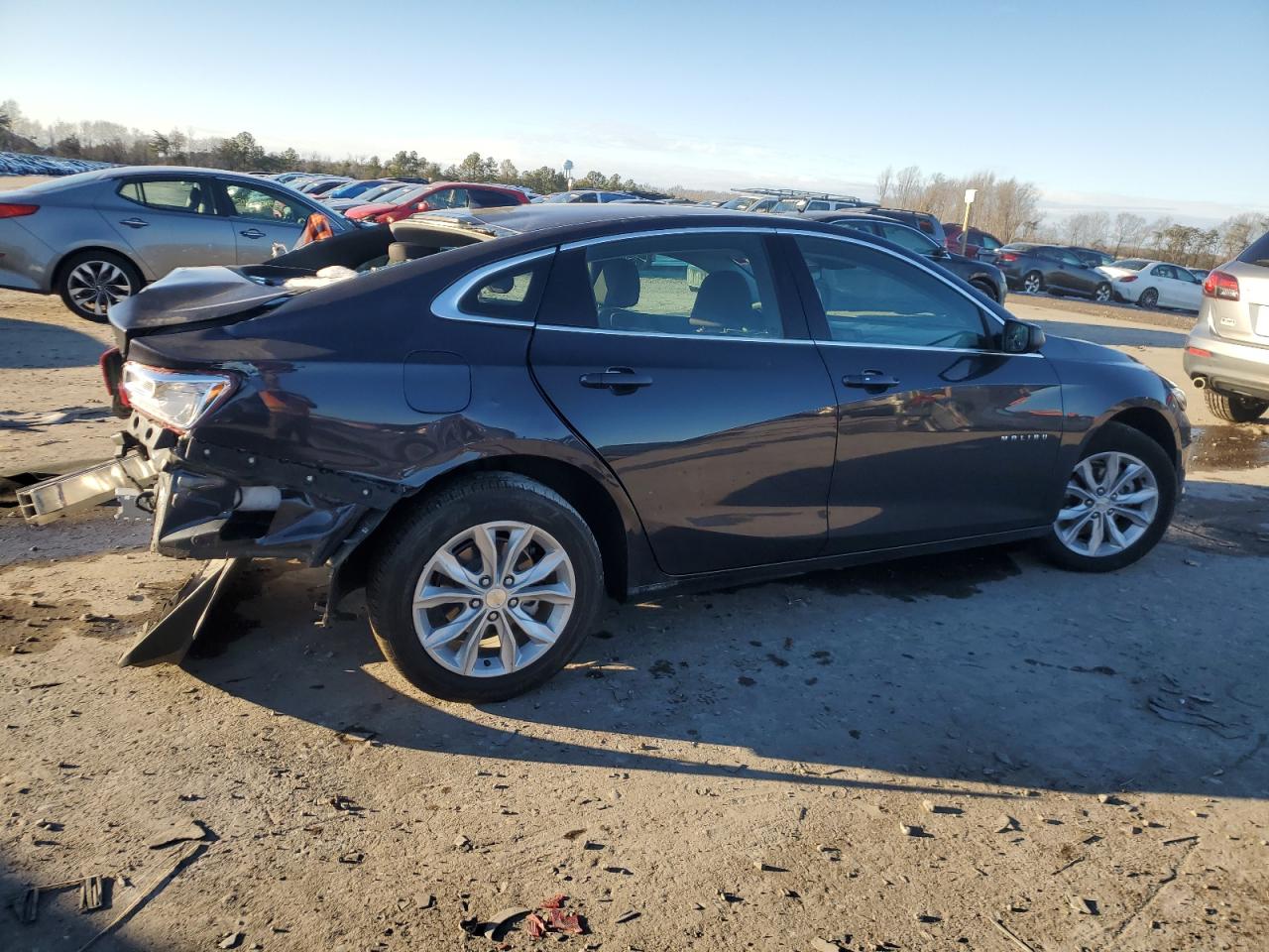 2023 Chevrolet Malibu - Image 3