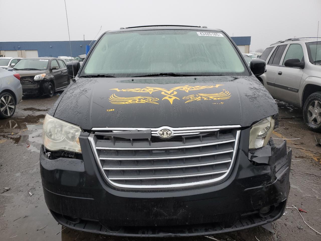 2009 Chrysler Town & Country - Image 5
