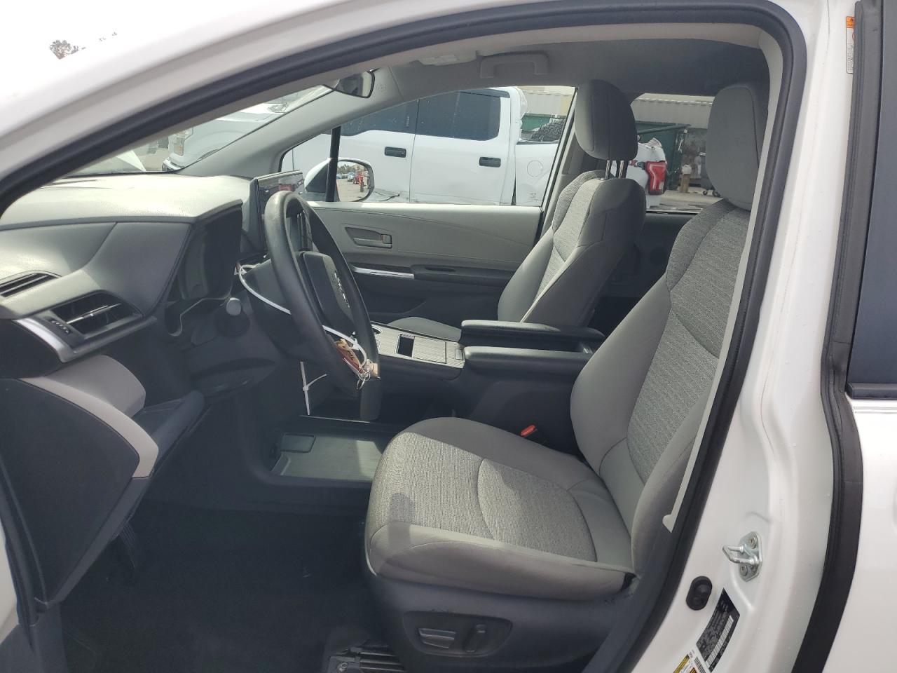 2022 Toyota Sienna - Image 7