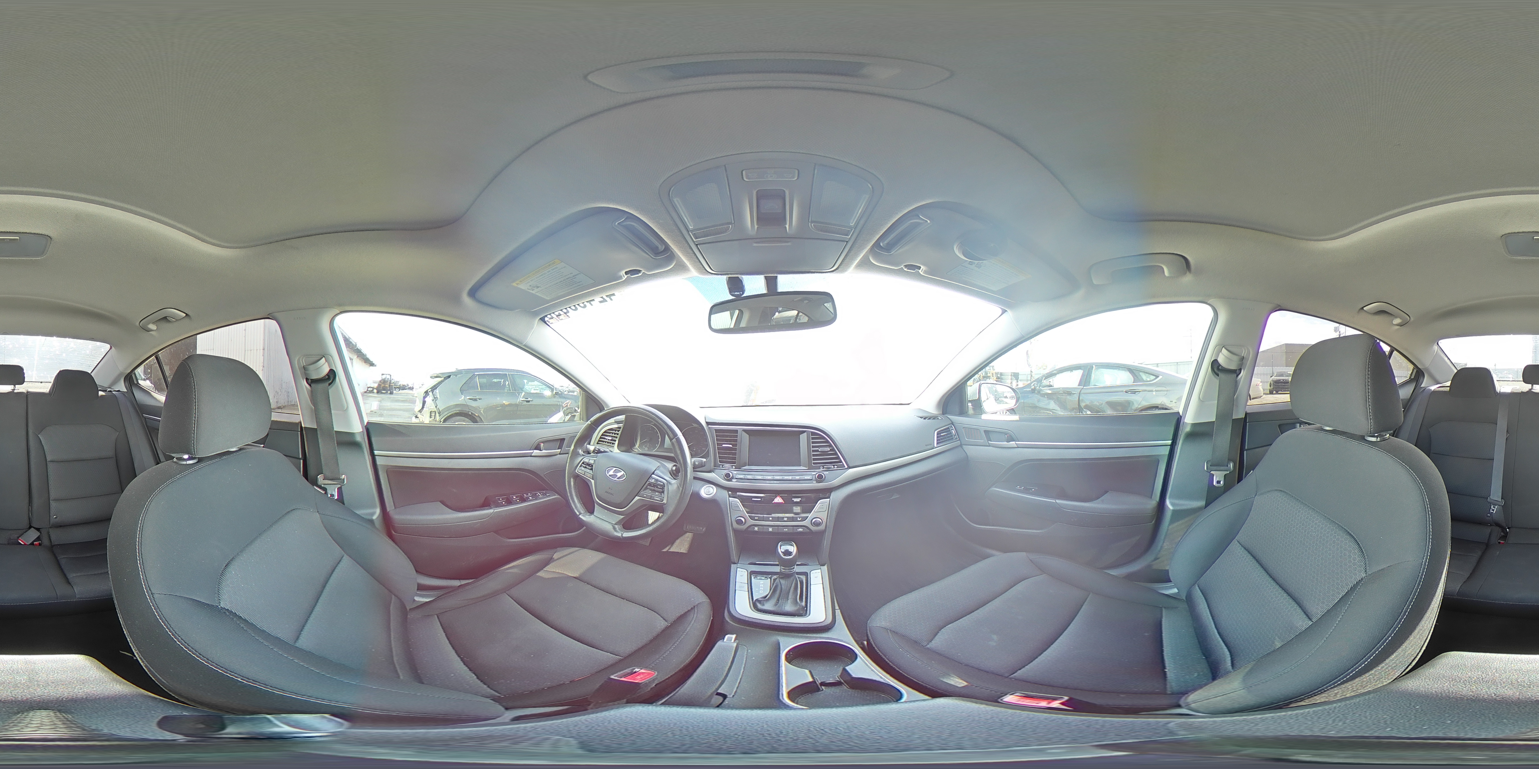 2018 Hyundai Elantra - Image 13