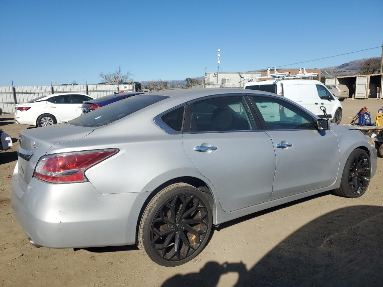 2015 Nissan Altima - Image 3