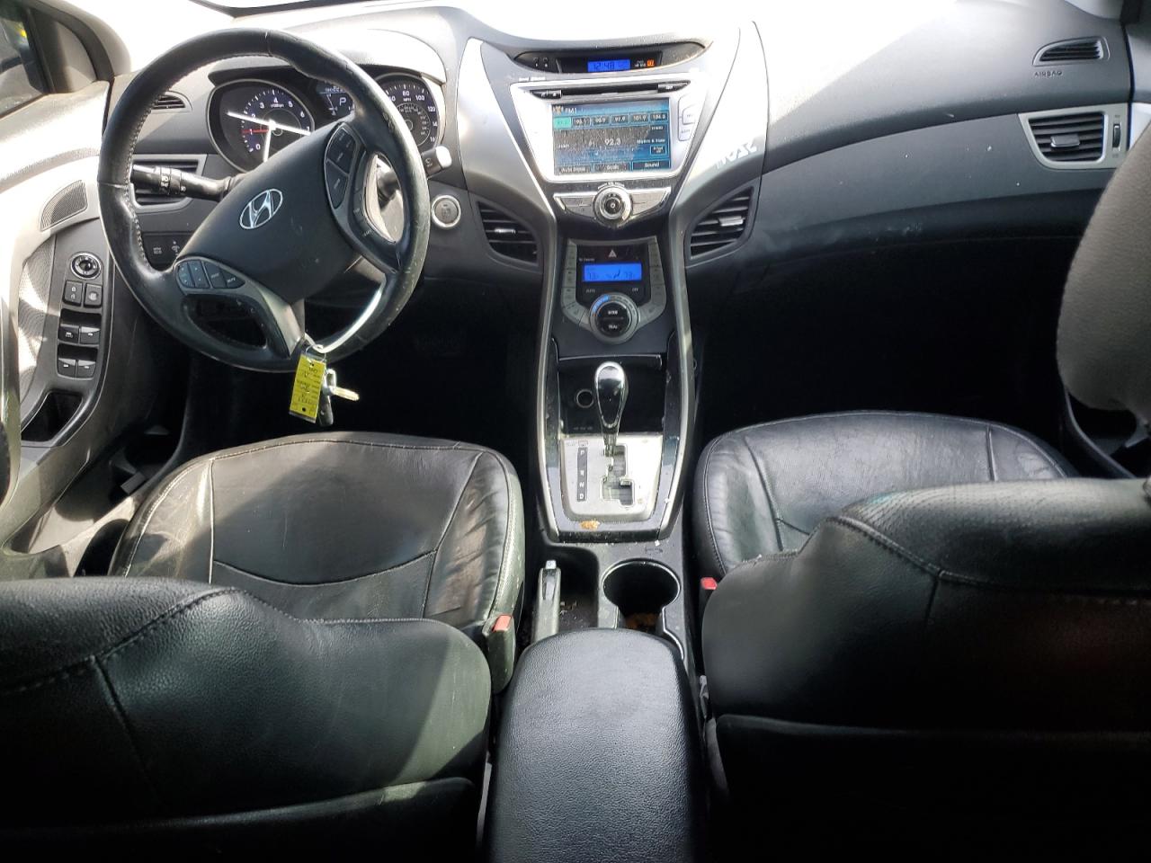 2013 Hyundai Elantra - Image 8