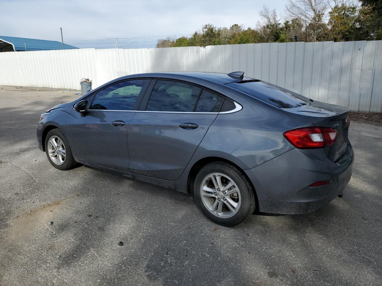 2018 Chevrolet Cruze - Image 2