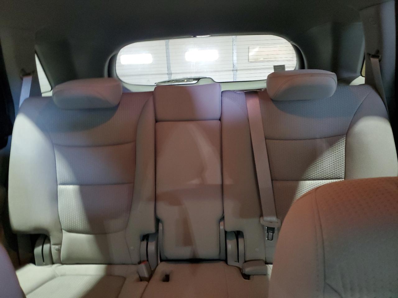 2011 Kia Sorento - Image 10