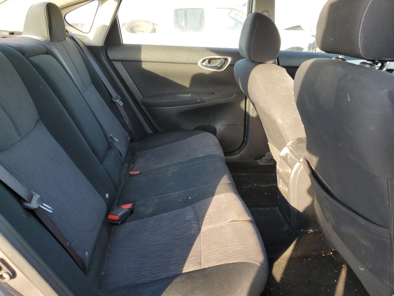 2015 Nissan Sentra - Image 10