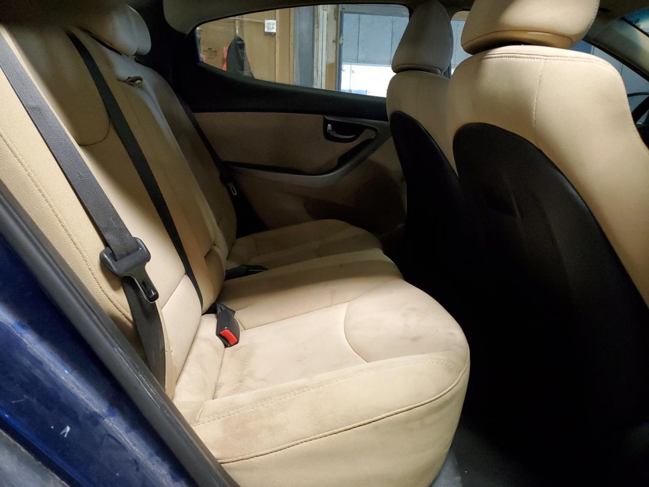 2013 Hyundai Elantra - Image 10
