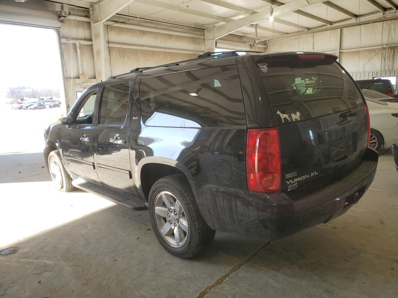 2012 GMC Yukon - Image 2