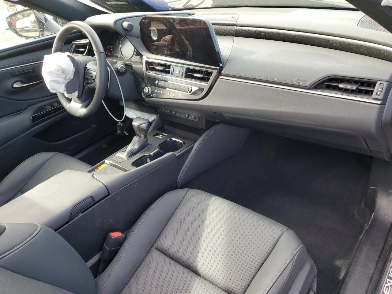 2024 Lexus ES - Image 8